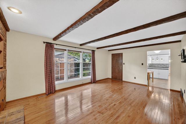 4521 Aurora Avenue, Des Moines, IA 50310