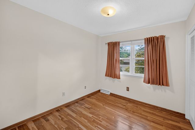 4521 Aurora Avenue, Des Moines, IA 50310