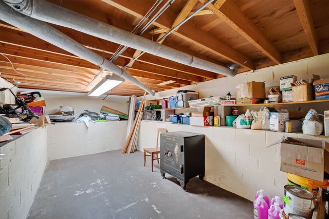 4521 Aurora Avenue, Des Moines, IA 50310