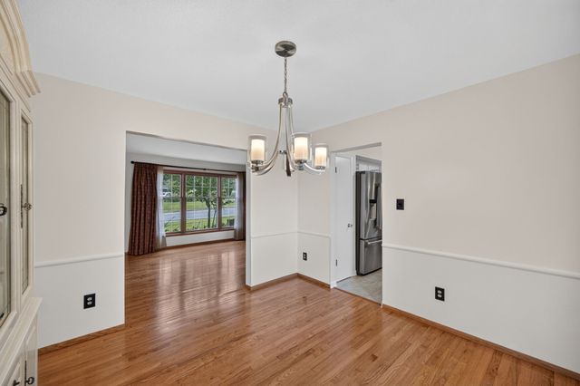 4521 Aurora Avenue, Des Moines, IA 50310