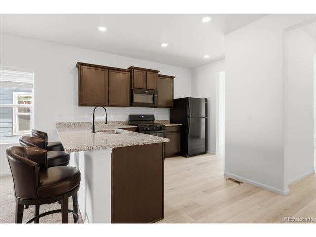 211 Clayton Ave, Keenesburg, CO 80643