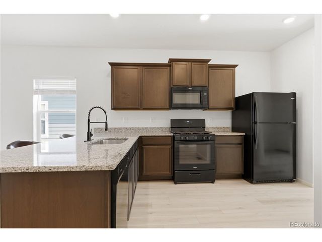 211 Clayton Ave, Keenesburg, CO 80643