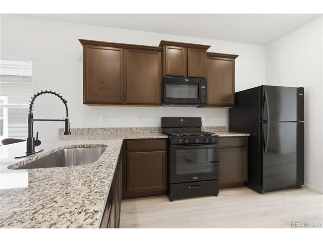 211 Clayton Ave, Keenesburg, CO 80643