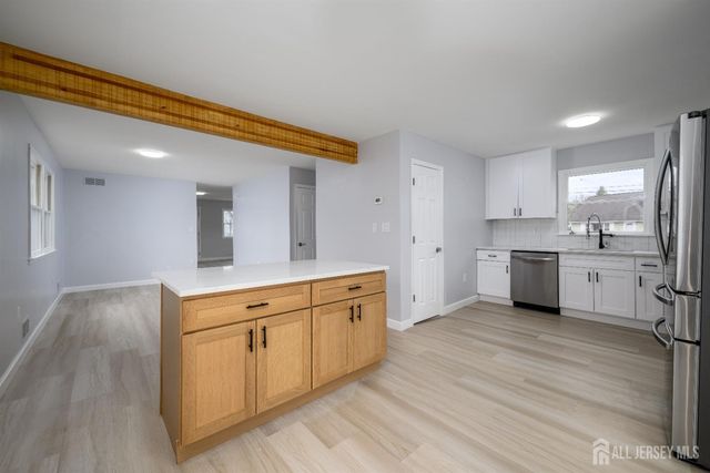 998 Woodmere Drive, Aberdeen, NJ 07735