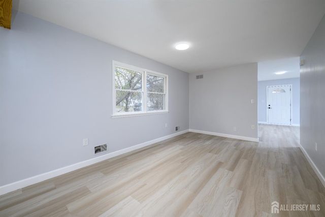 998 Woodmere Drive, Aberdeen, NJ 07735