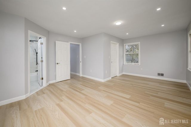 998 Woodmere Drive, Aberdeen, NJ 07735