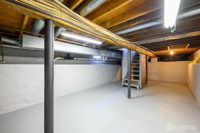 998 Woodmere Drive, Aberdeen, NJ 07735