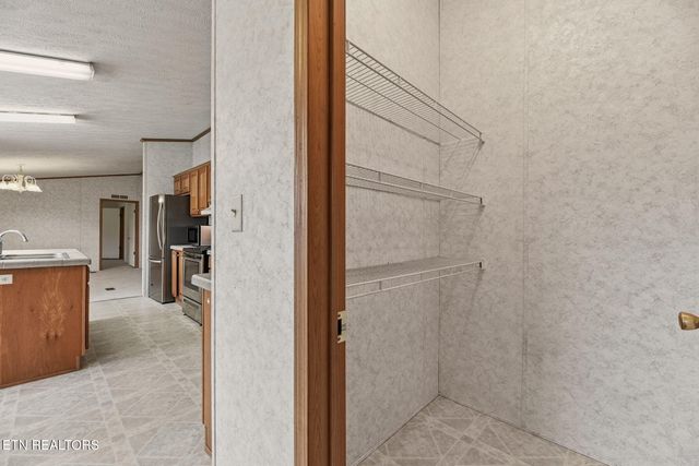 357 Muncey Hollow Lane, Washburn, TN 37888