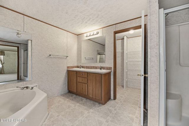 357 Muncey Hollow Lane, Washburn, TN 37888