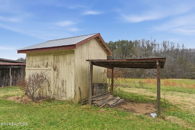 357 Muncey Hollow Lane, Washburn, TN 37888