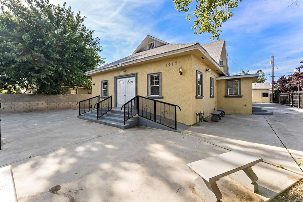 Image 1 of property listing at 1917 E Lewis Avenue, Fresno, CA 93701