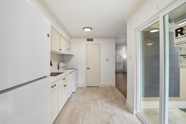 2200 Cypress Landing Drive A3, Houston, TX 77090