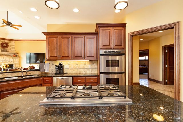 2731 Heartland Valley Road, Manhattan, KS 66503