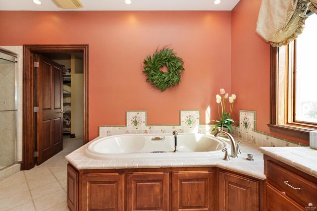 2731 Heartland Valley Road, Manhattan, KS 66503