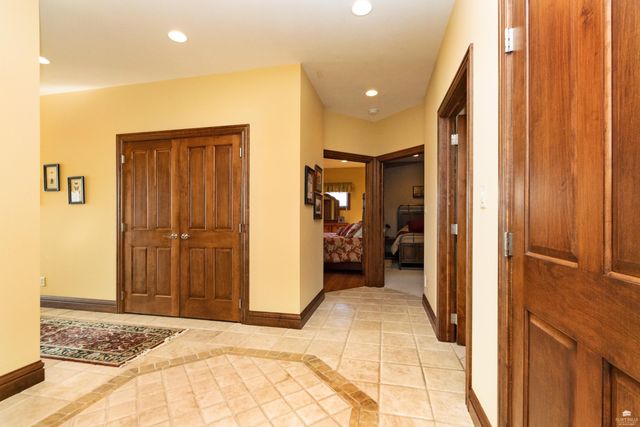 2731 Heartland Valley Road, Manhattan, KS 66503