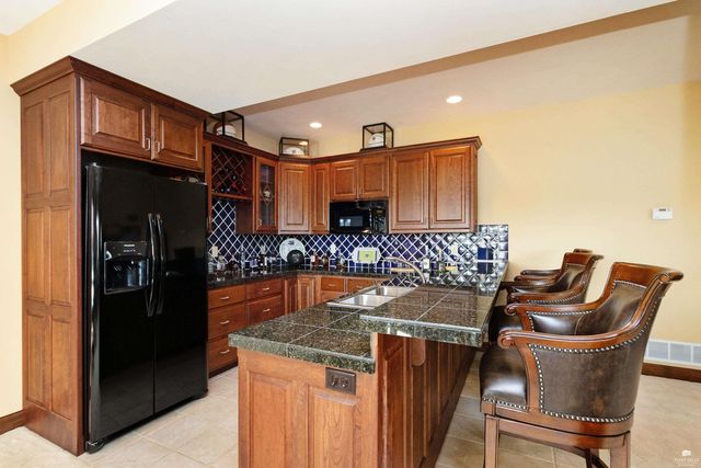 2731 Heartland Valley Road, Manhattan, KS 66503