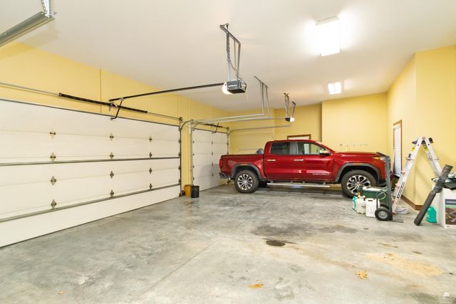 2731 Heartland Valley Road, Manhattan, KS 66503