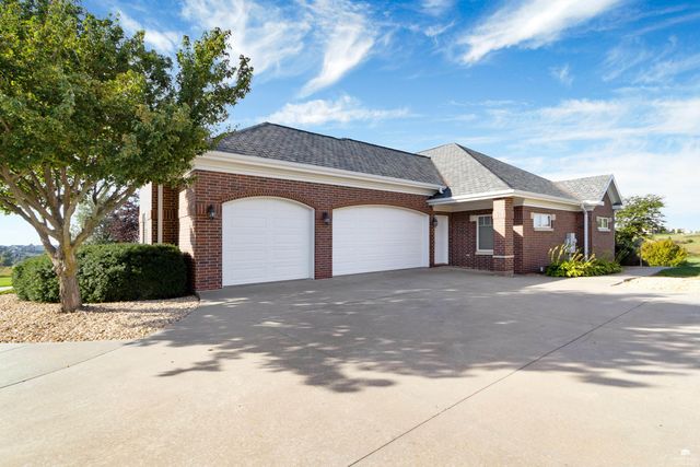 2731 Heartland Valley Road, Manhattan, KS 66503