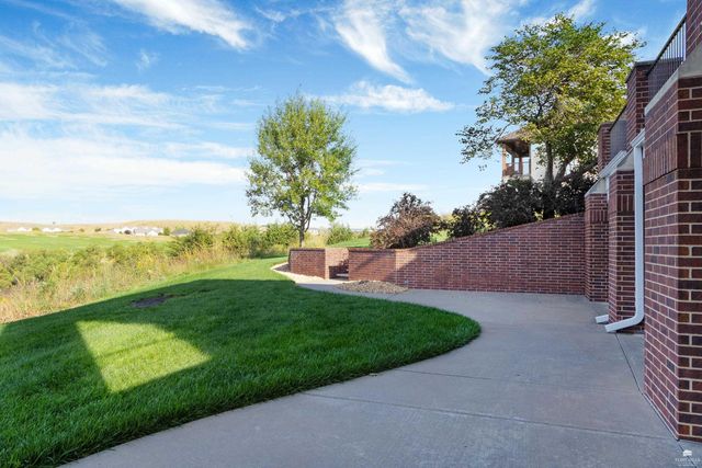 2731 Heartland Valley Road, Manhattan, KS 66503