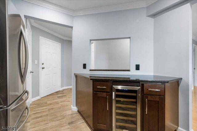 37 Amethyst Ln, Paterson City, NJ 07501