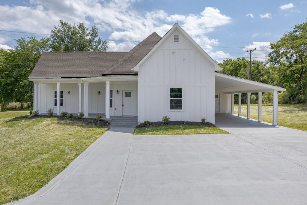 638 Rucker Rd, Murfreesboro, TN 37127