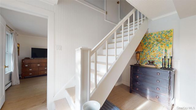 15 Walnut Avenue, East Quogue, NY 11942