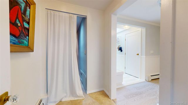 15 Walnut Avenue, East Quogue, NY 11942