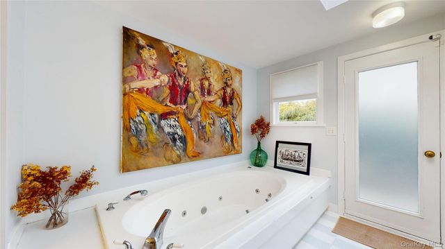 15 Walnut Avenue, East Quogue, NY 11942