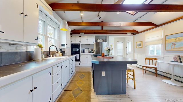 15 Walnut Avenue, East Quogue, NY 11942