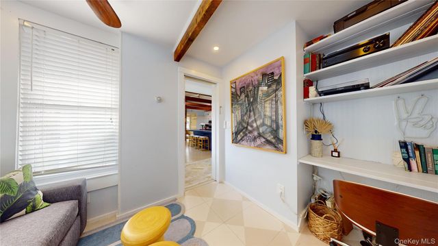 15 Walnut Avenue, East Quogue, NY 11942