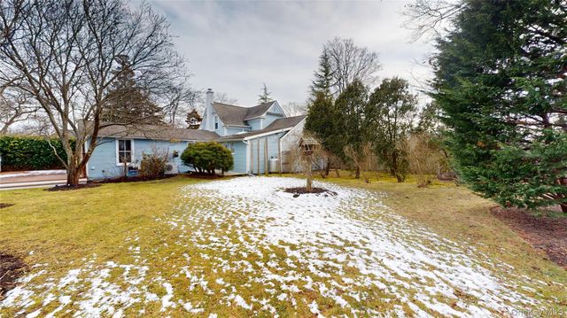 15 Walnut Avenue, East Quogue, NY 11942