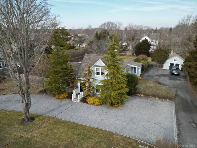 15 Walnut Avenue, East Quogue, NY 11942