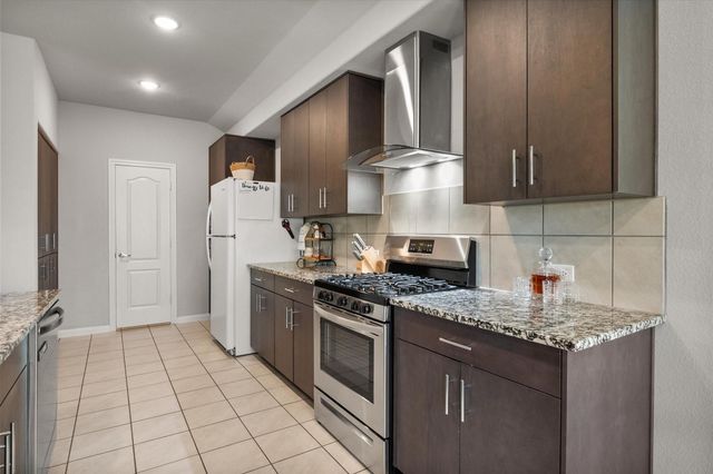 1100 Nighthawk Trail, Alvarado, TX 76009