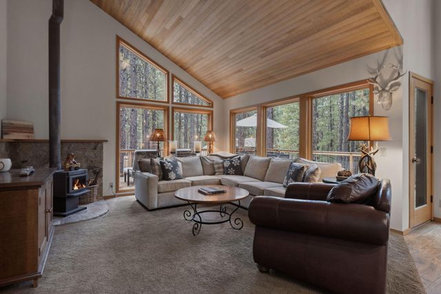 70335 Sword Fern GM249, Black Butte Ranch, OR 97759