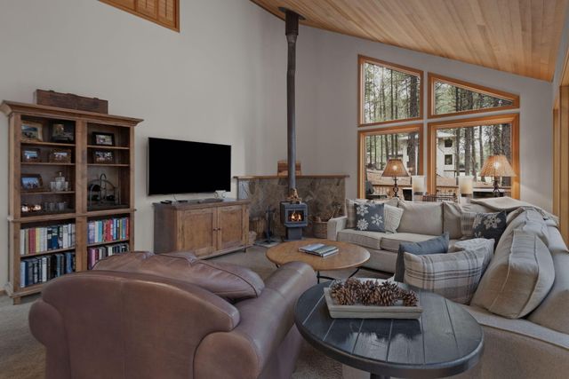 70335 Sword Fern GM249, Black Butte Ranch, OR 97759