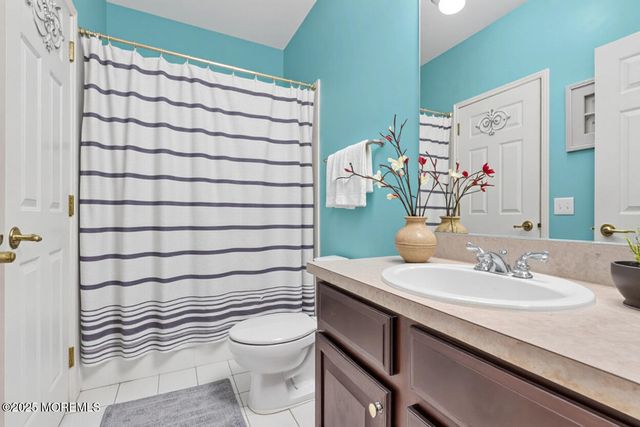 654 Saint Andrews Place, Manalapan, NJ 07726