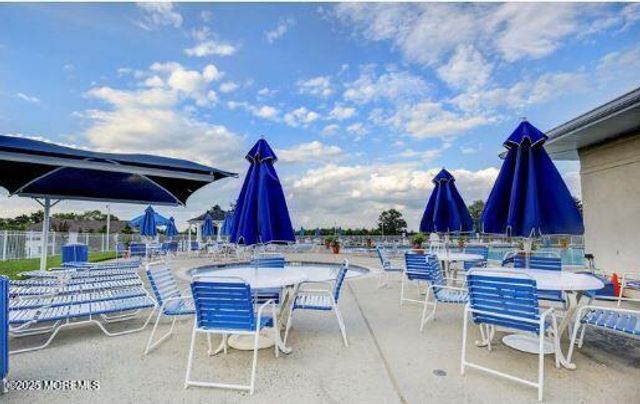 654 Saint Andrews Place, Manalapan, NJ 07726