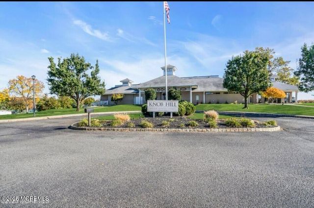 654 Saint Andrews Place, Manalapan, NJ 07726