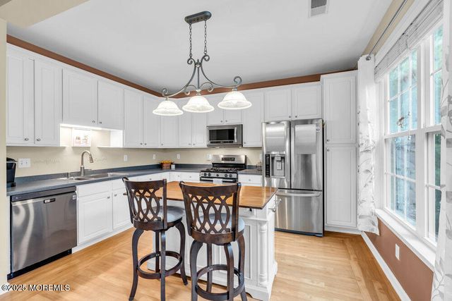 654 Saint Andrews Place, Manalapan, NJ 07726