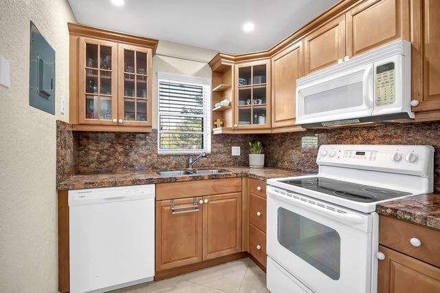 2460 Deer Creek Country Club Boulevard 206-a, Deerfield Beach, FL 33442