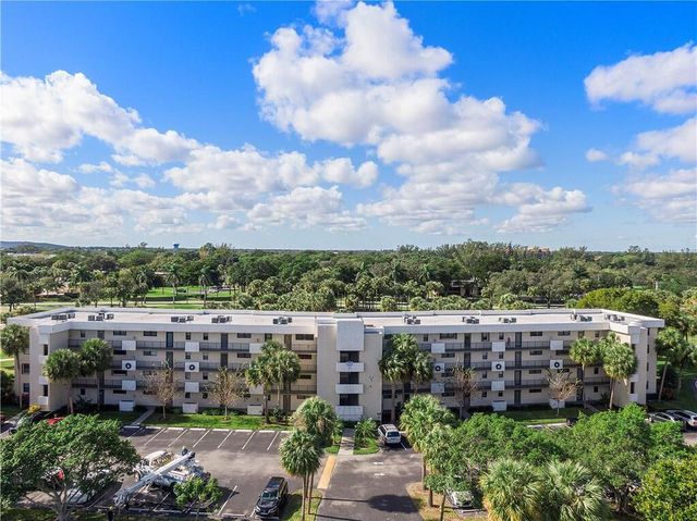 2460 Deer Creek Country Club Boulevard 206-a, Deerfield Beach, FL 33442