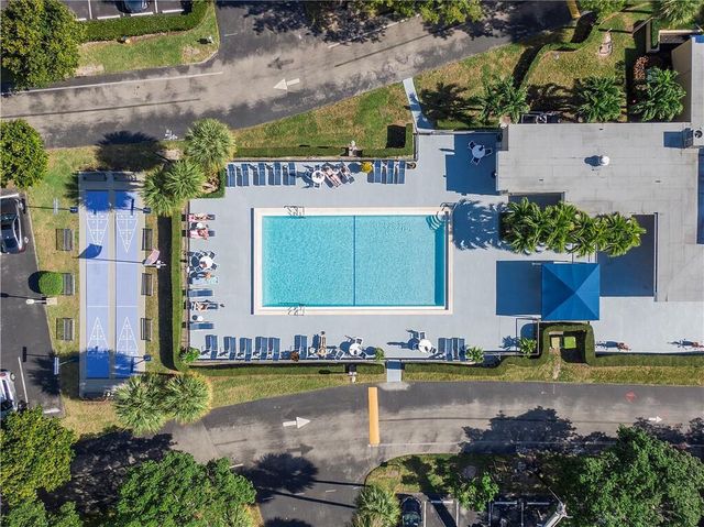 2460 Deer Creek Country Club Boulevard 206-a, Deerfield Beach, FL 33442