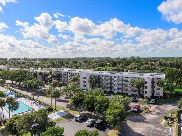 2460 Deer Creek Country Club Boulevard 206-a, Deerfield Beach, FL 33442