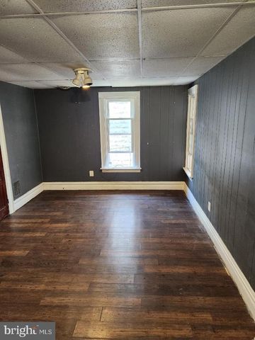 30 W MIDDLE ST, Hanover, PA 17331