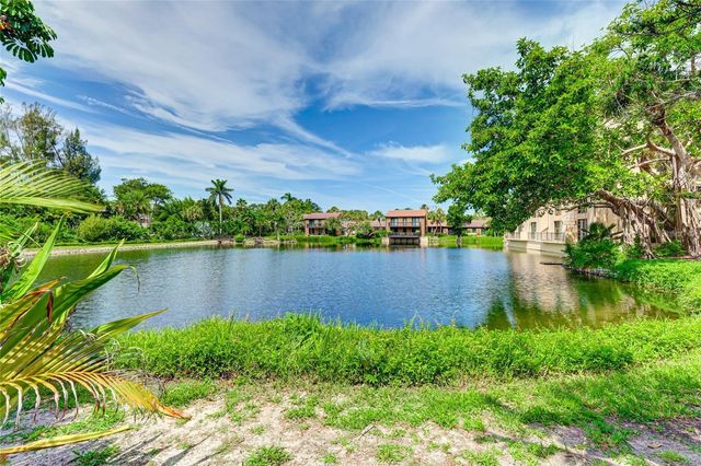 11 SANDY COVE ROAD 8F, Sarasota, FL 34242