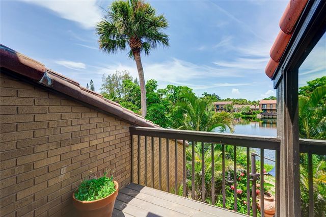 11 SANDY COVE ROAD 8F, Sarasota, FL 34242