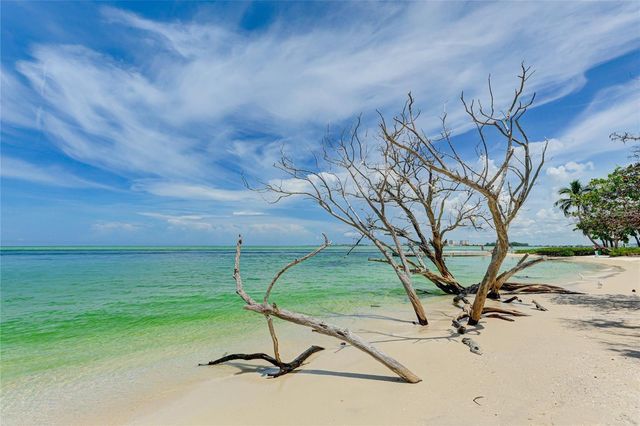 11 SANDY COVE ROAD 8F, Sarasota, FL 34242