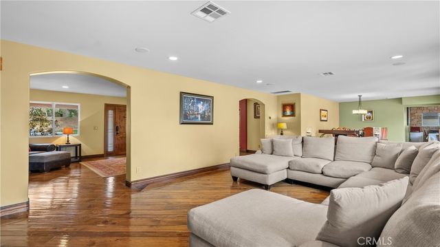 24604 Apple Street, Newhall, CA 91321