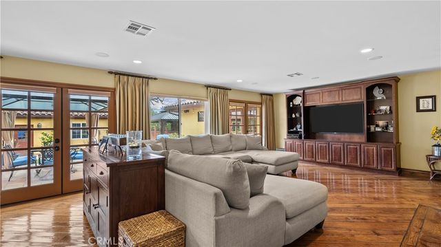 24604 Apple Street, Newhall, CA 91321