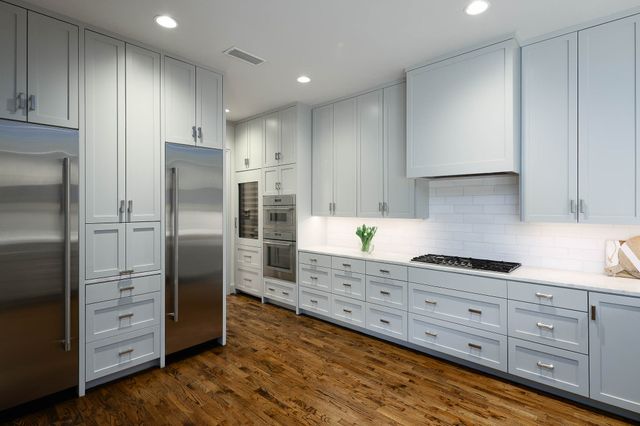 17 Ashton Court, Dallas, TX 75230